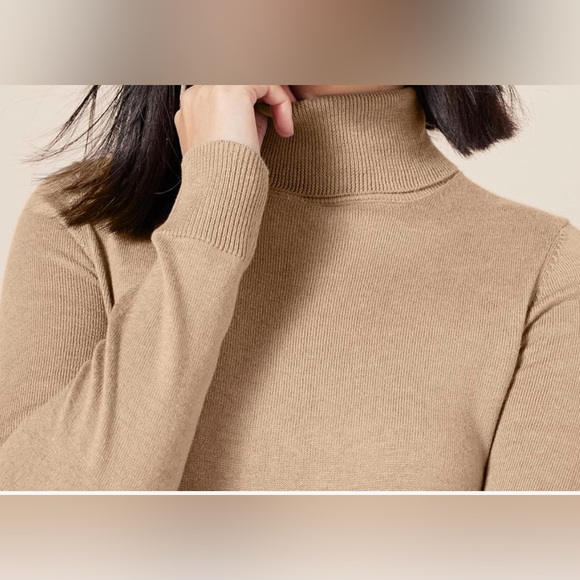 80. NWT Women’s Long Sleeve Turtleneck Sweater - Picture 4 of 6
